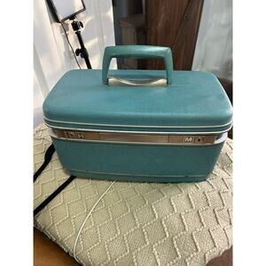 Vintage Blue Silhouette Samsonite Hard Shell Luggage Make Up Case